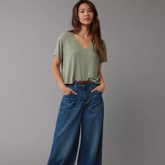 American Eagle V-Neck Shirt - Picture 1 of 2